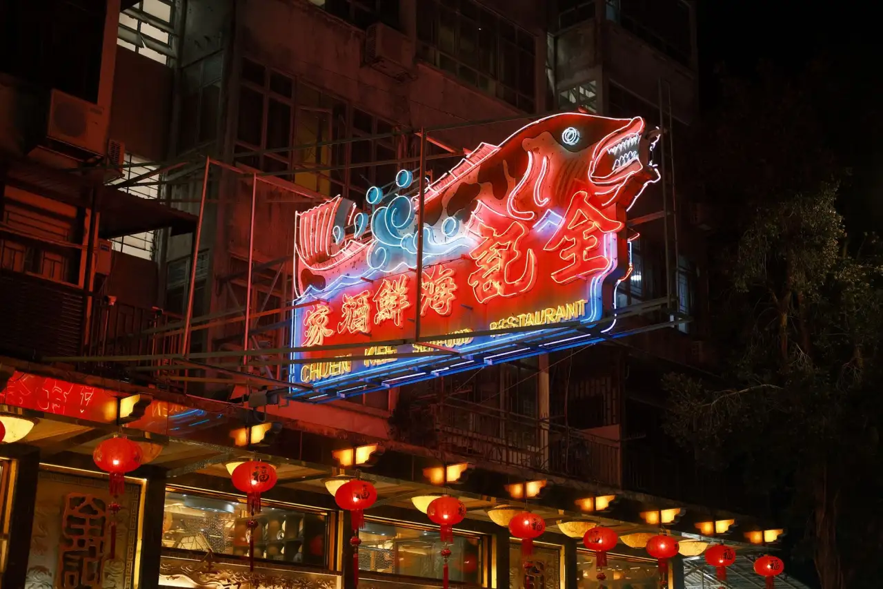 建筑照明箱安装规范详解：从钣金加工到回路布线的质量控制