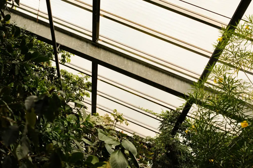 建筑工地临时用电配电箱规范布线要点与安全管控指南