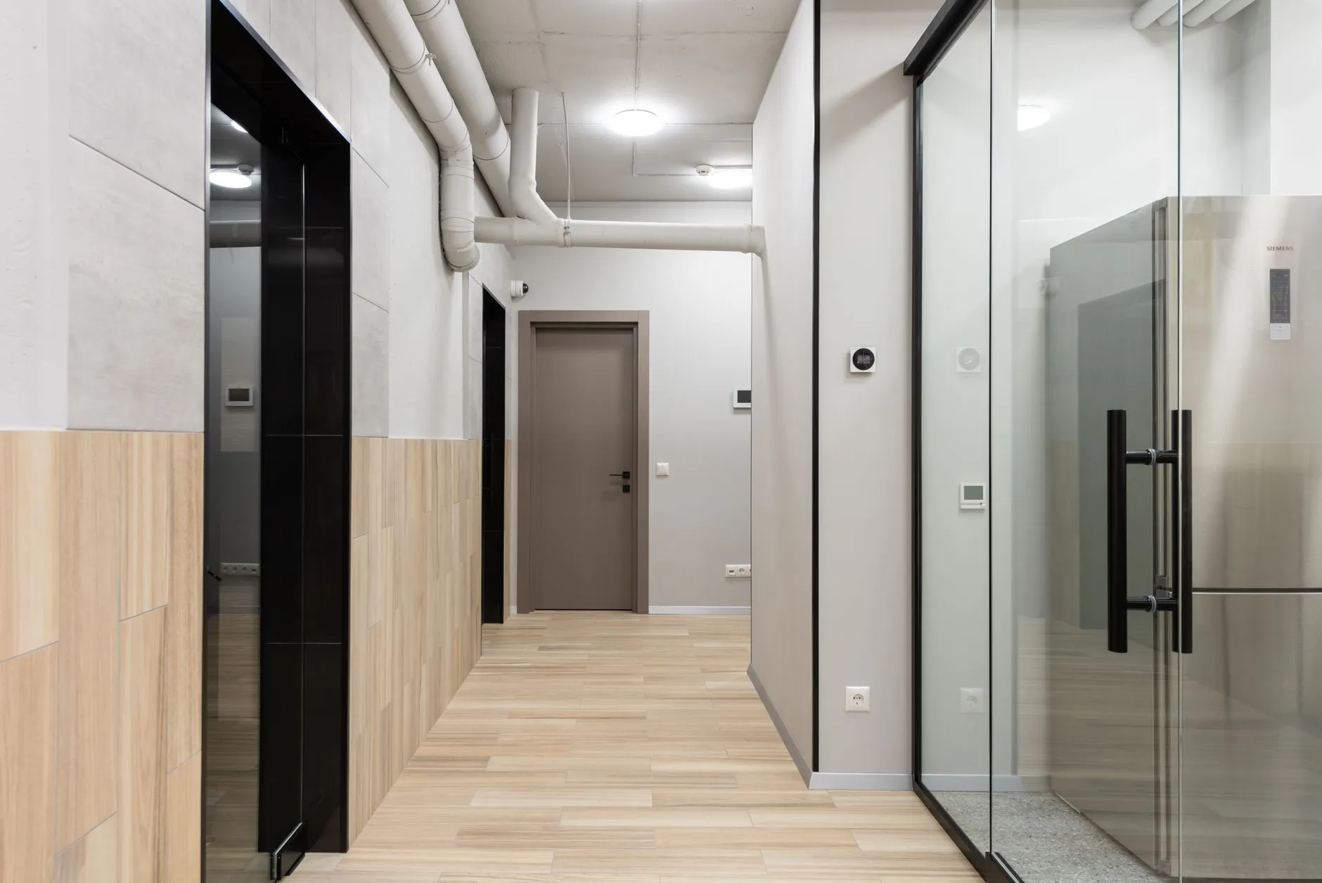 建筑工地临时用电方案：动力柜与照明箱的选型与配置要点