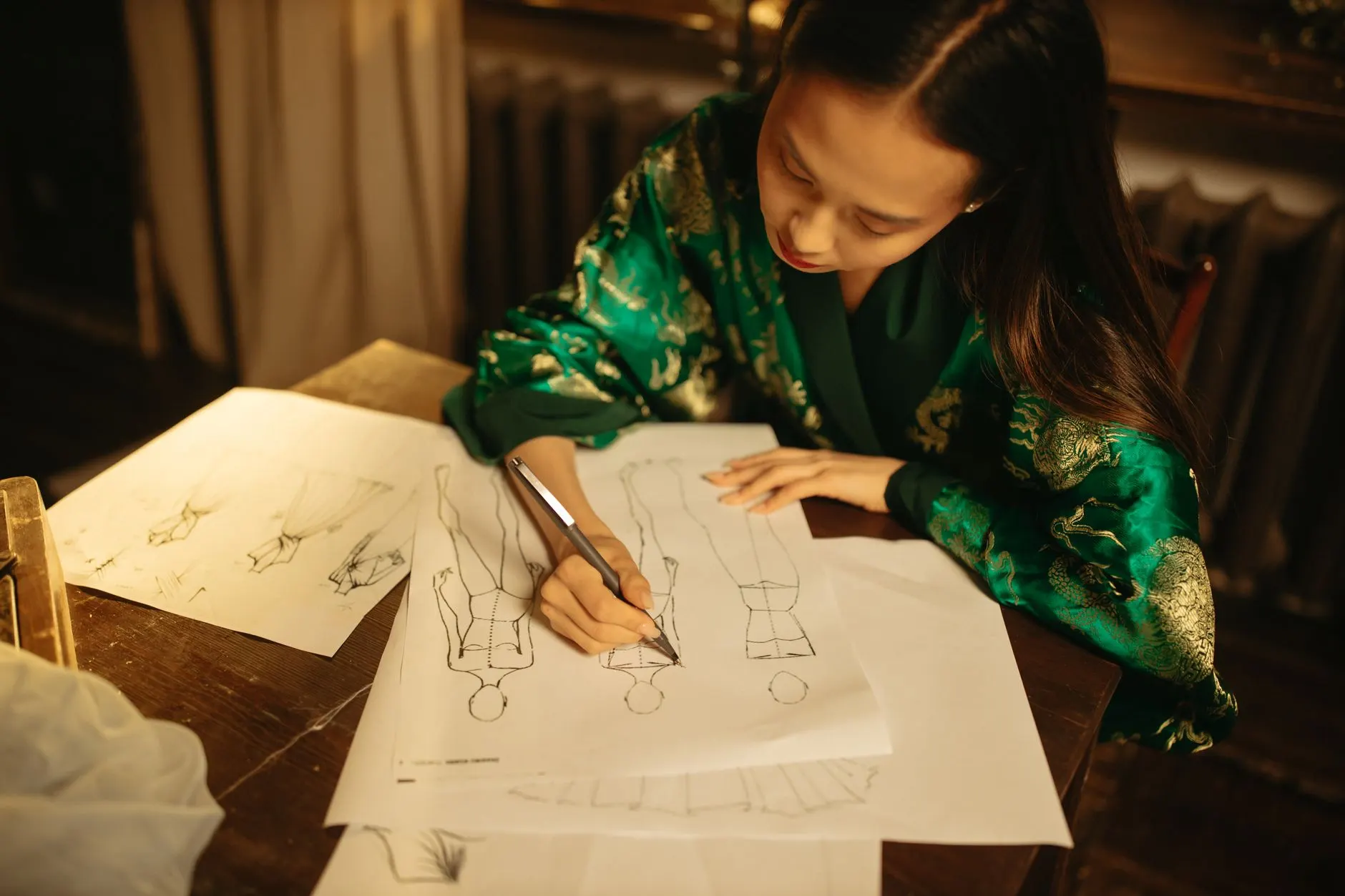 配电箱与动力柜选型对比：建筑与工厂场景的适用分析