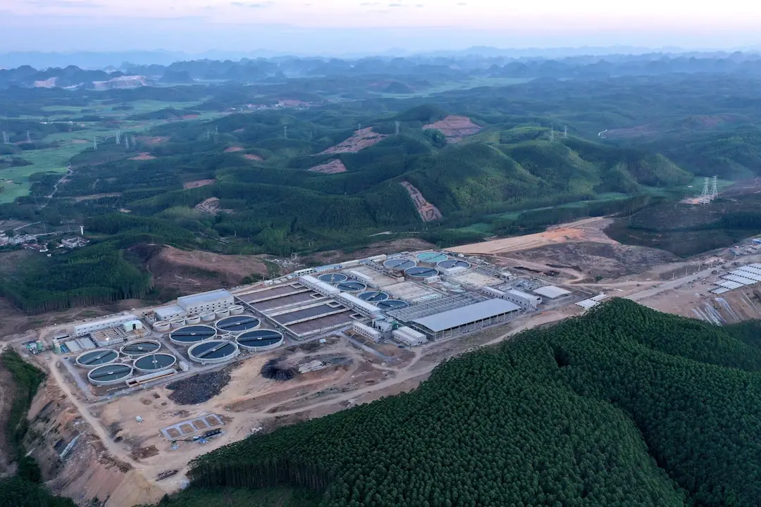 建筑与工厂照明箱选型要点及配电解决方案对比分析